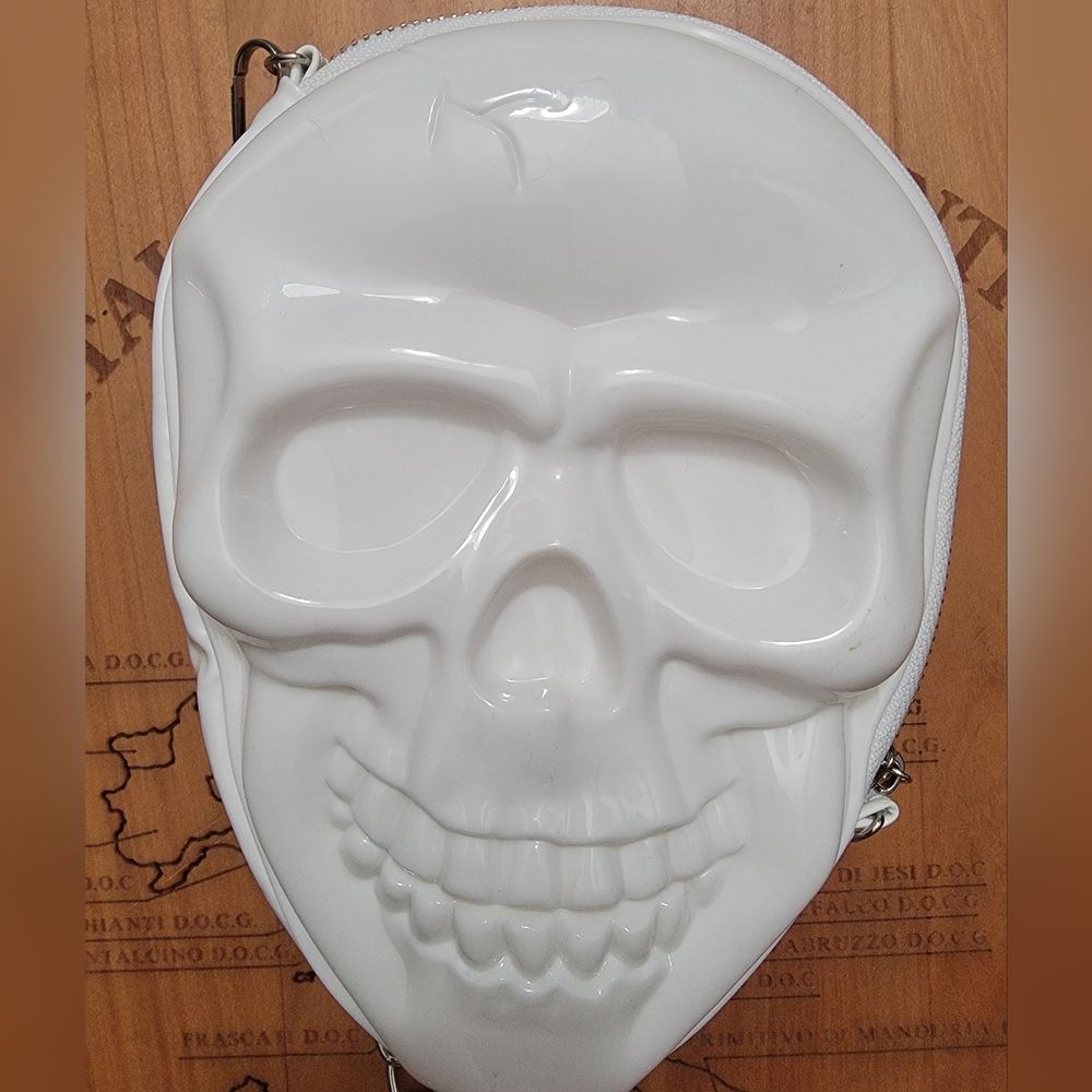 White Skull Crossbody Purse with Chain - Picture 7 of 7